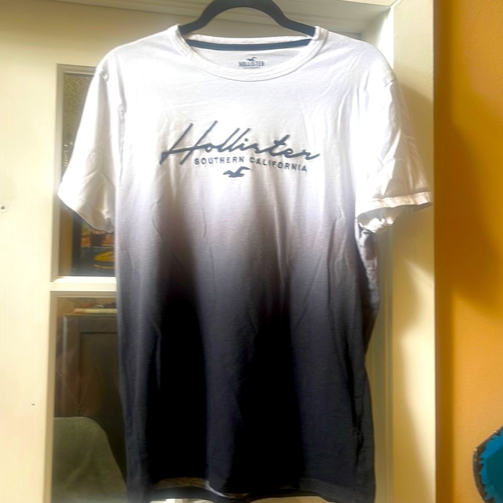 Hollister tee 😎🤙